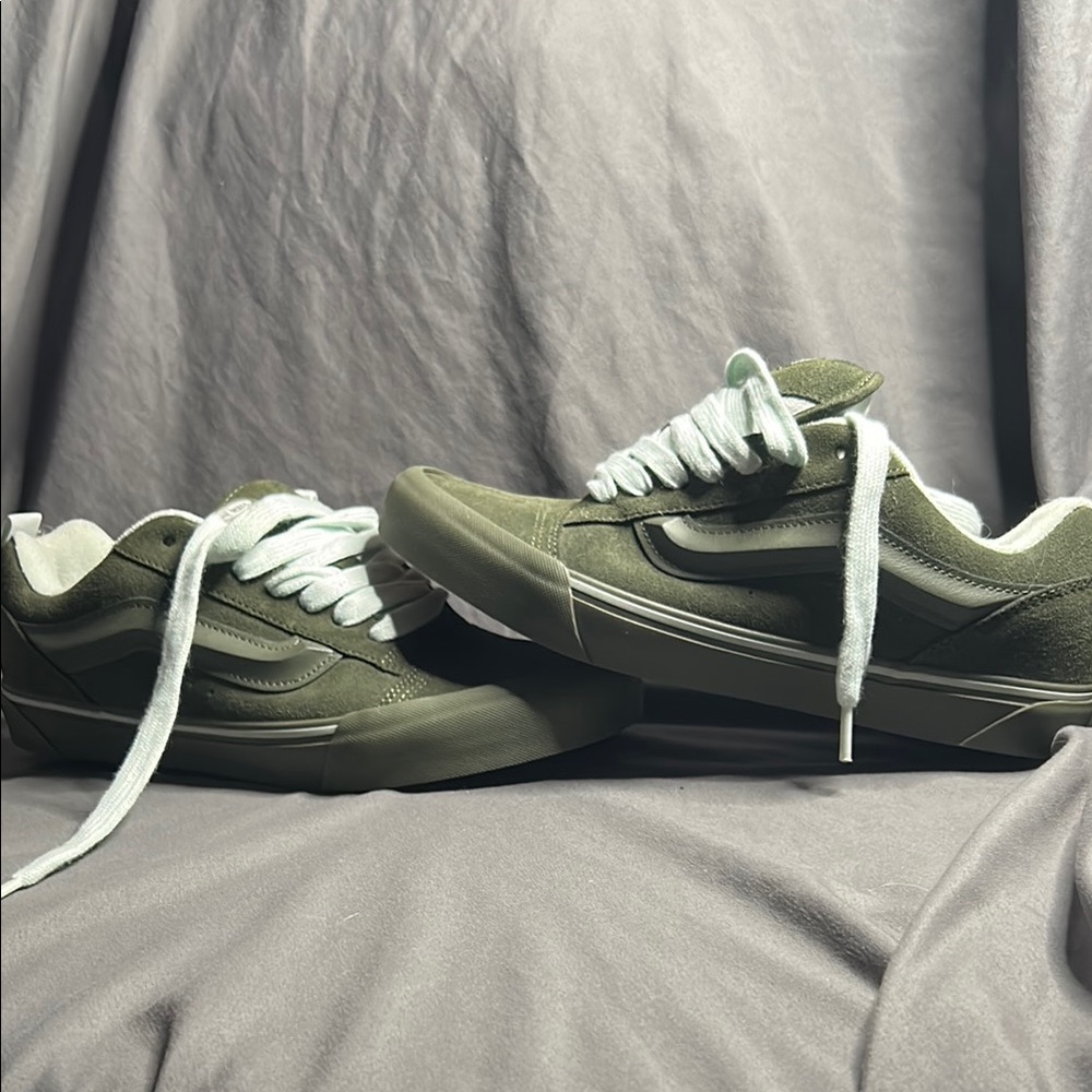 Vans Knu Skool olive green men’s 10.5 NWOT